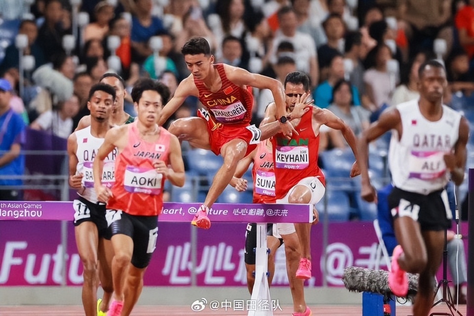 Tuc, 他在男子, 半马比赛披